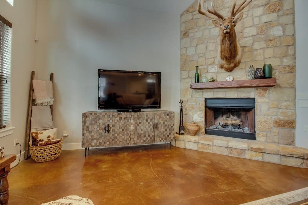House, Multiple Beds, Balcony (Elk Lodge) | Interior