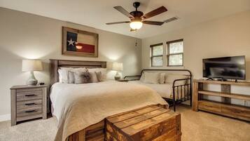 House, Multiple Beds, Balcony (Elk Lodge) | 5 bedrooms, individually decorated, individually furnished, bed sheets
