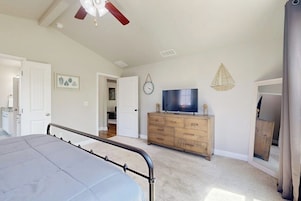3 habitaciones, decoración personalizada y muebles diferentes 