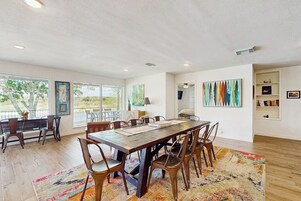 4 habitaciones, decoración personalizada y muebles diferentes 