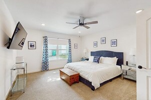 4 habitaciones, decoración personalizada y muebles diferentes 