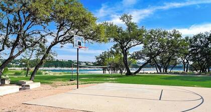 2-story Townhouse With Balcony, Outdoor Pool, Tennis, Grill, Basketball, & AC