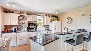 Condo, Multiple Beds, Garden View (Venture in Adventures) | Private kitchen