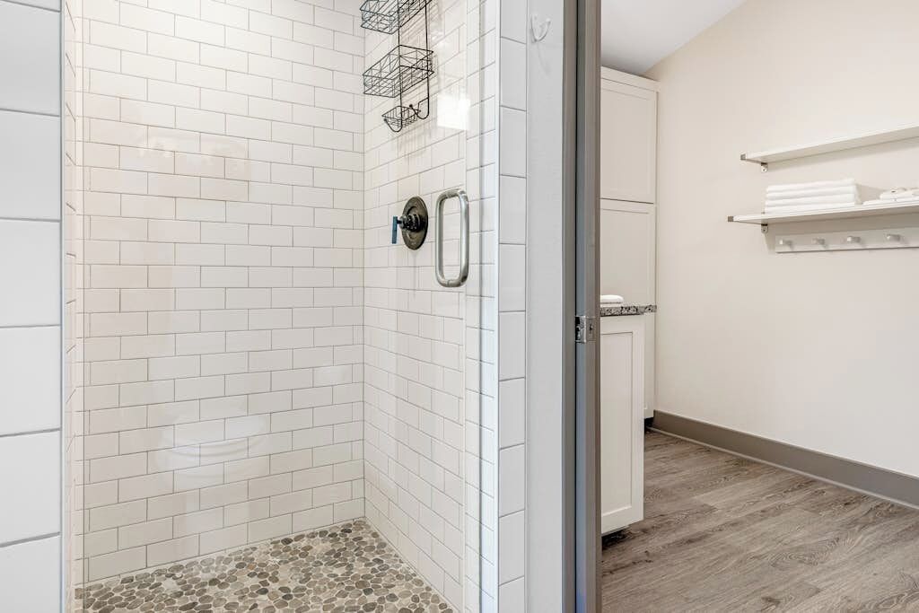 House, Multiple Beds (Beckers Point Lake Houses) | Bathroom