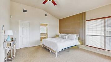 House, Multiple Beds, Pool View (Riverfront Escape) | 3 bedrooms, individually decorated, individually furnished, bed sheets