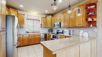 House, Multiple Beds, Pool View (Riverfront Escape) | Private kitchen