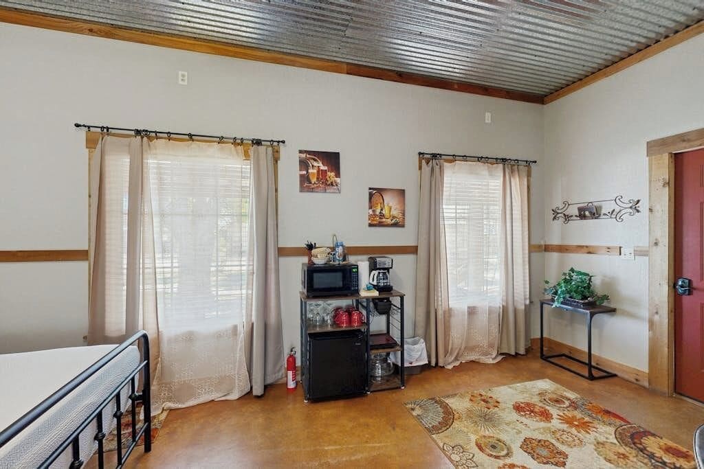 Cabin, 2 Queen Beds, Garden View (Historic Rocky Hill ) | 1 bedroom, individually decorated, individually furnished, bed sheets