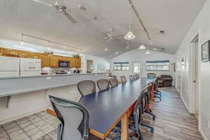House, Multiple Beds, Pets Allowed (River Oaks R&R) | 4 bedrooms, individually decorated, individually furnished, bed sheets
