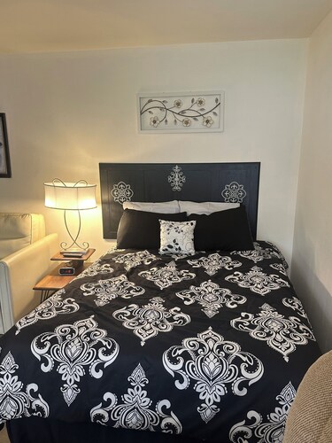 Cozy, Fully Furnished, Apartment near Mark Twain Lake -Sleeps 4-Boat Parking