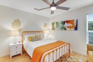 Hus, flere senger (Lake Travis Hill Country Retreat) | 3 soverom, individuelt dekorert, individuelt innredet og sengetøy