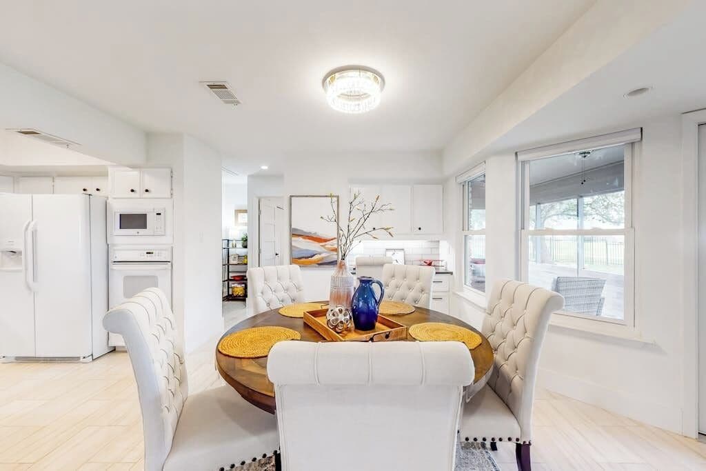 独立别墅, 多张床, 部分海景 (Lago Vista Sunset Villa) | 3 多间卧室、特色装修、特色家居、床单