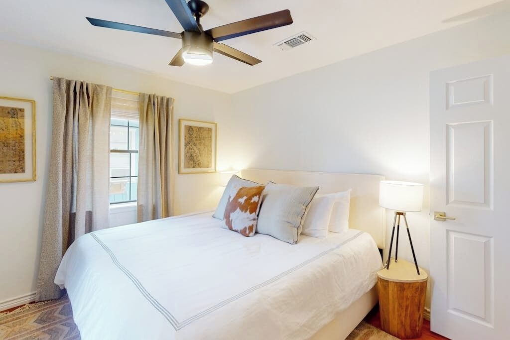 Rumah, Beberapa Tempat Tidur (Woodland Hills Retreat) | 2 kamar tidur dan didekorasi berbeda-beda