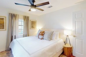 Rumah, Beberapa Tempat Tidur (Woodland Hills Retreat) | 2 kamar tidur dan didekorasi berbeda-beda