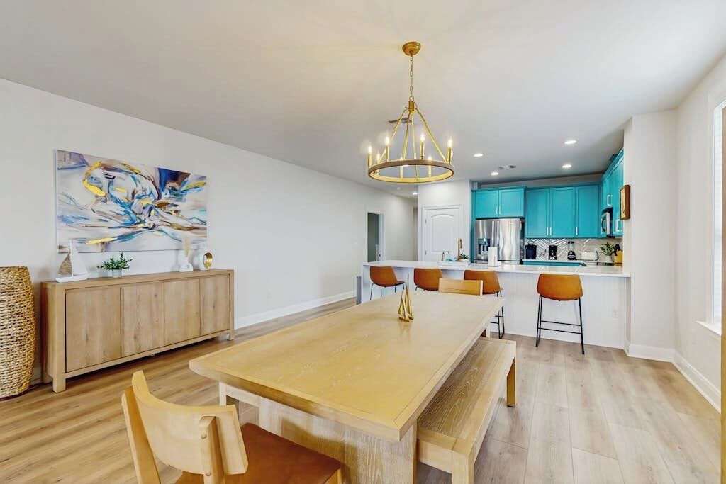Apartment, Mehrere Betten, Poolblick (The Waters Condo - Lakefront Oasis) | 3 Schlafzimmer, individuell dekoriert, individuell eingerichtet