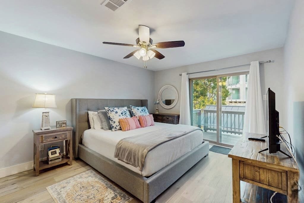 Condo, Multiple Beds, Pool View (Sundowner) | 2 bedrooms, individually decorated, individually furnished, bed sheets