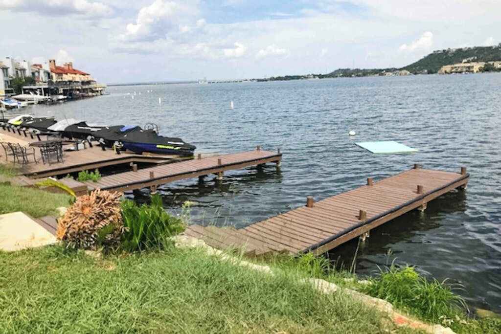 Dock