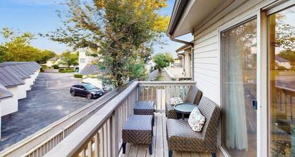 Condo Near Lake Horseshoe Bay With Private Balcony, Washer/dryer, A/c, Wifi