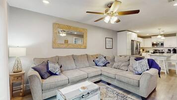 Condo, Multiple Beds, Pool View (Sundowner) | Living area