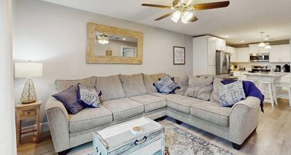 Condo Near Lake Horseshoe Bay With Private Balcony, Washer/dryer, A/c, Wifi