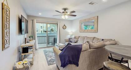Condo Near Lake Horseshoe Bay With Private Balcony, Washer/dryer, A/c, Wifi