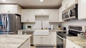 Condo, varias camas, vista a la alberca (Sundowner) | Cocina privada