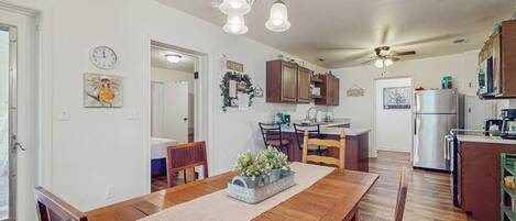 House, Multiple Beds, Garden View (Ida's Gasthaus) | 3 bedrooms, individually decorated, individually furnished, bed sheets