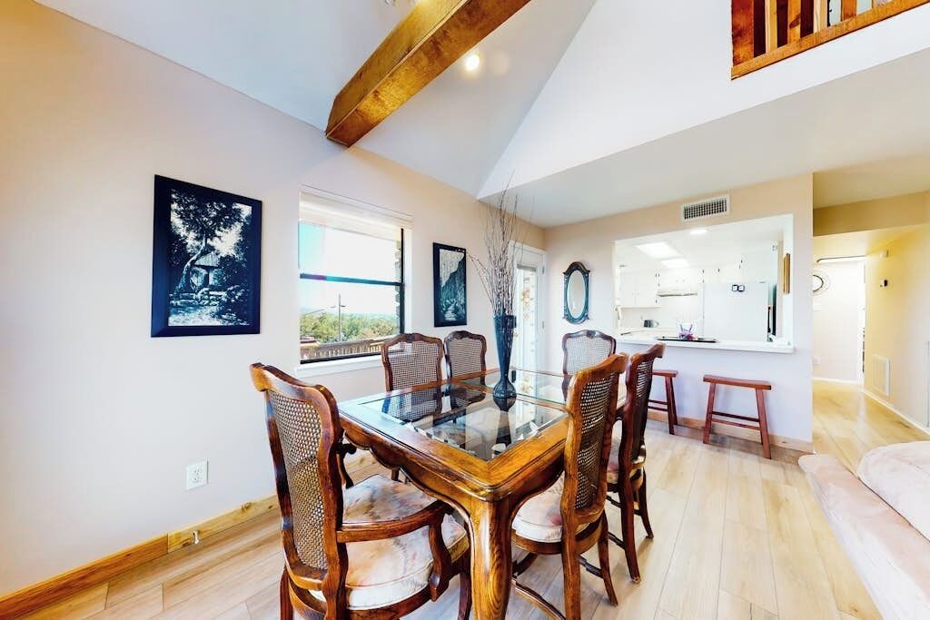 House, Multiple Beds, Balcony (Granite Peak Vista - Inks Lake) | Interior