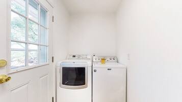 House, Multiple Beds, Balcony (Granite Peak Vista - Inks Lake) | Laundry