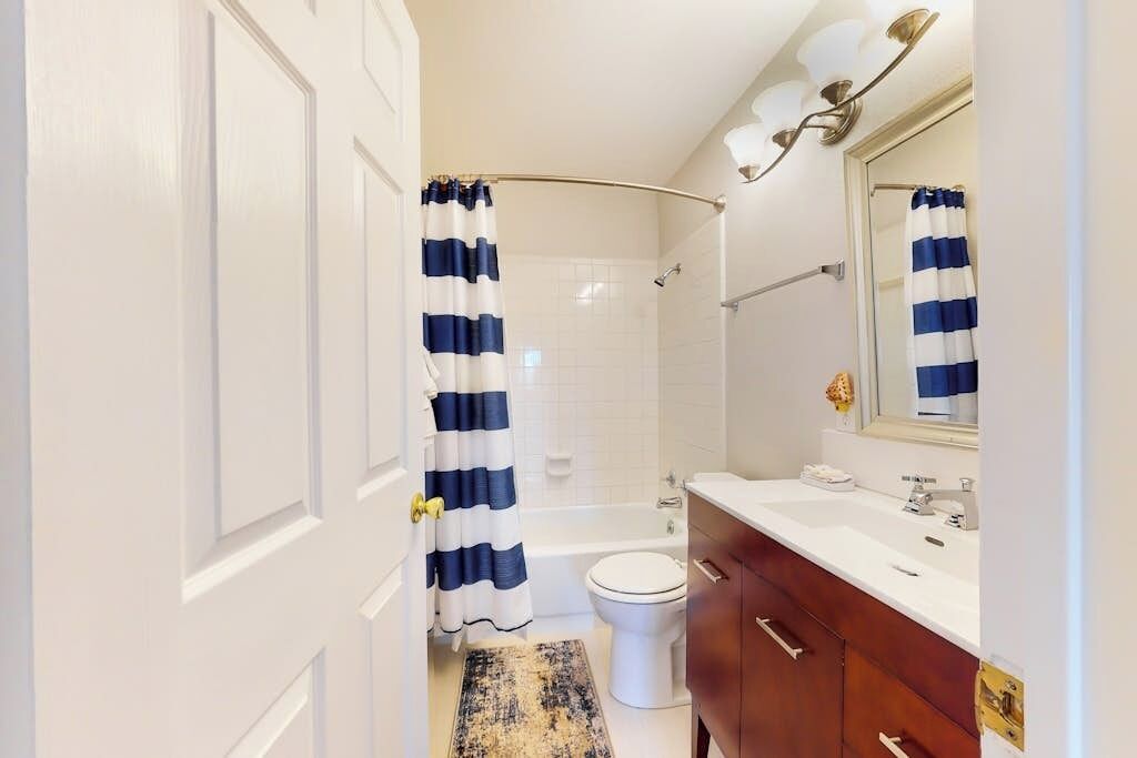 House, Multiple Beds, Balcony (Granite Peak Vista - Inks Lake) | Bathroom | Towels
