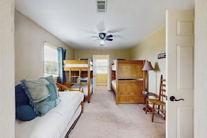 4 habitaciones, decoración personalizada y muebles diferentes