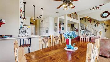 House, Multiple Beds, Balcony (Lone Star Oasis) | Dining