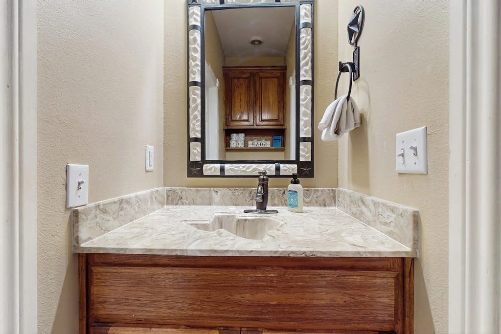 House, Multiple Beds (Lone Star Oasis) | Bathroom | Towels