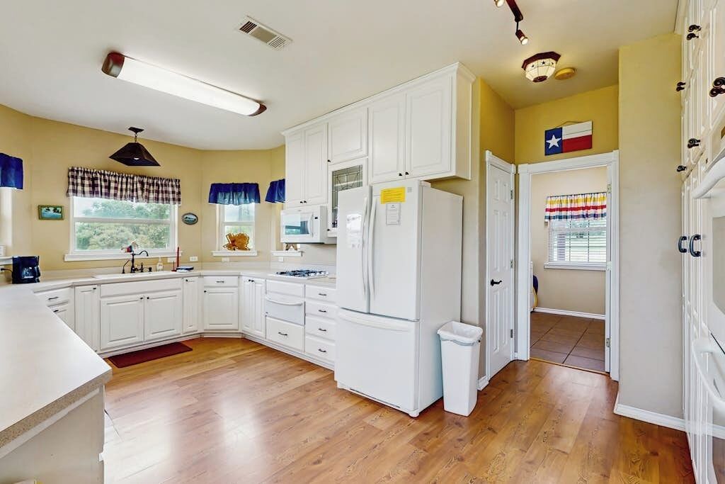 Casa, várias camas (Lone Star Oasis) | Cozinha privada
