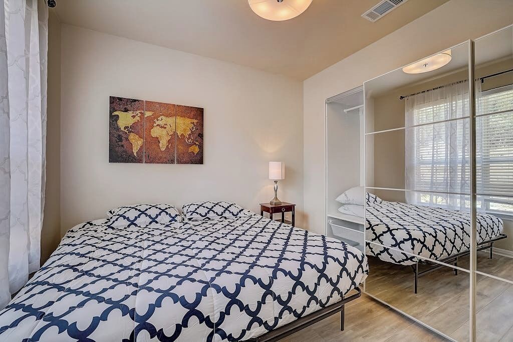 House, Multiple Beds, Garden View (Hill Country Haven) | 5 bedrooms, individually decorated, individually furnished, bed sheets