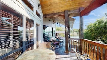 House, Multiple Beds, River View (Opulent Waterfront 118B) | Outdoor dining