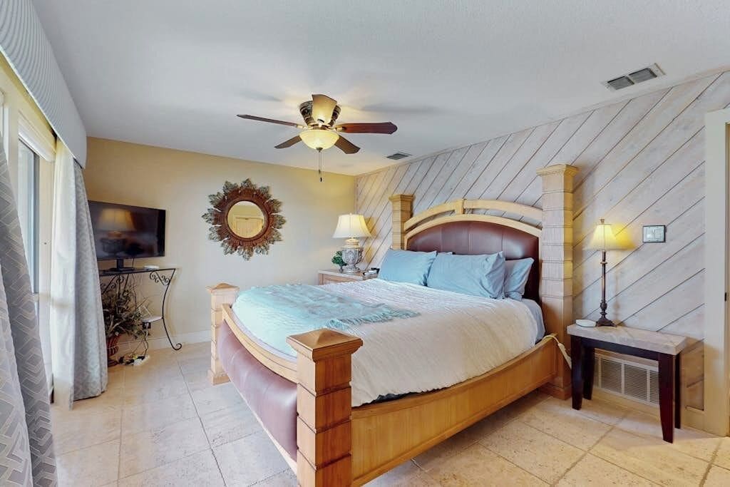 Condo, Multiple Beds (Harbor Paradise) | 3 bedrooms, individually decorated, individually furnished, bed sheets
