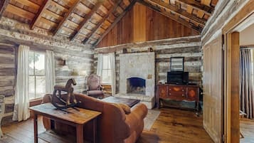 Condo, 1 King Bed, Fireplace, Garden View (Historic Rocky Hill - Bordeaux Suite) | Living area