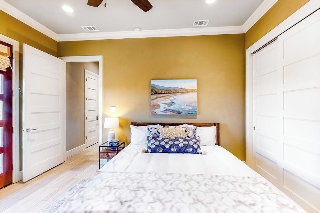 House, Multiple Beds (Lago Vista Retreat) | 3 bedrooms, individually decorated, individually furnished, bed sheets