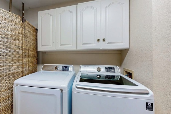 House, Multiple Beds (Coventry Casa) | Laundry