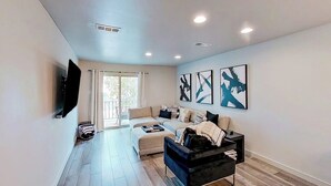 Condo, nhiều giường (Lake Escape) | Khu phòng khách