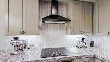 Condo, Multiple Beds (Lake Escape) | Private kitchen