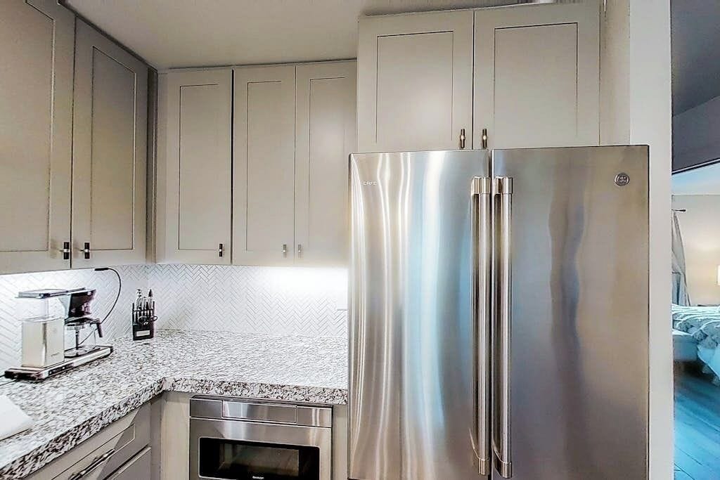 Condo, Multiple Beds (Lake Escape) | Private kitchen