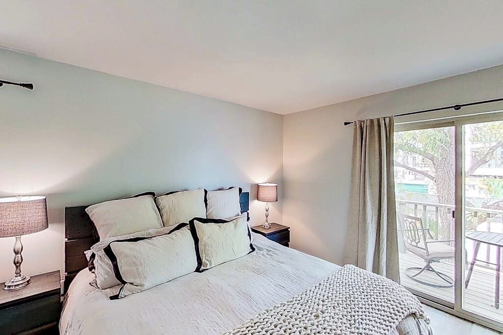 Condo, Multiple Beds (Lake Escape) | 3 bedrooms, individually decorated, individually furnished, bed sheets