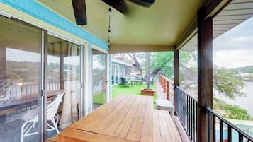 House, Multiple Beds, Pool Access, Pool View (Casa del Lago) | Outdoor dining