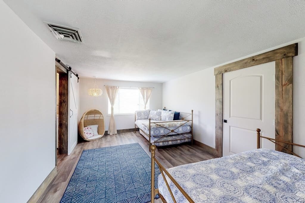 House, Multiple Beds, Pool Access, Pool View (Casa del Lago) | 3 bedrooms, individually decorated, individually furnished, bed sheets
