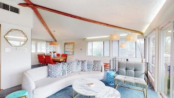Ferienhaus, Mehrere Betten, Poolzugang, Poolblick (Casa del Lago) | Wohnbereich