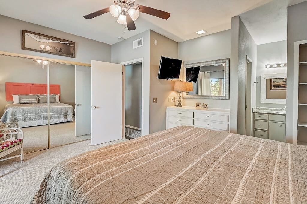2 habitaciones, decoración personalizada y muebles diferentes 