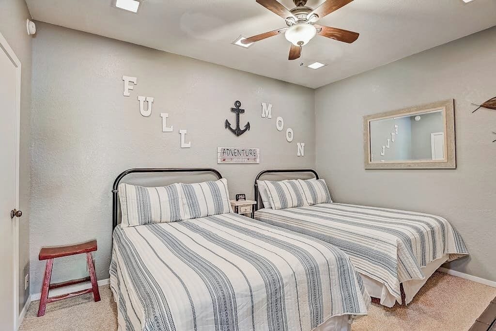 Condo, Multiple Beds (Full Moon Harbor) | 2 bedrooms, individually decorated, individually furnished, bed sheets