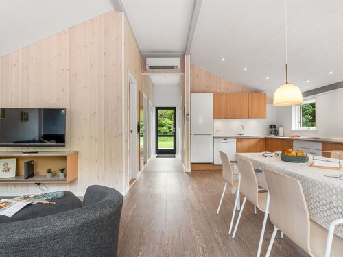 "Sibyll" - 1km from the sea by Interhome