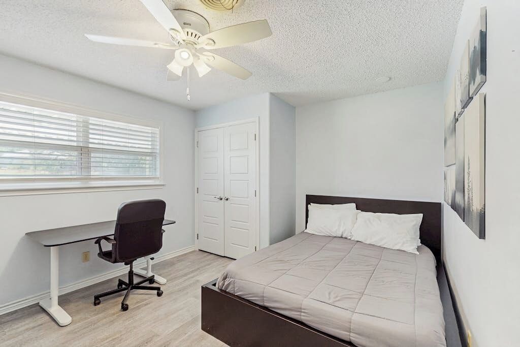 House, Multiple Beds, Kitchen, Garden View (Bluebonnet Cove) | 4 bedrooms, individually decorated, individually furnished, bed sheets